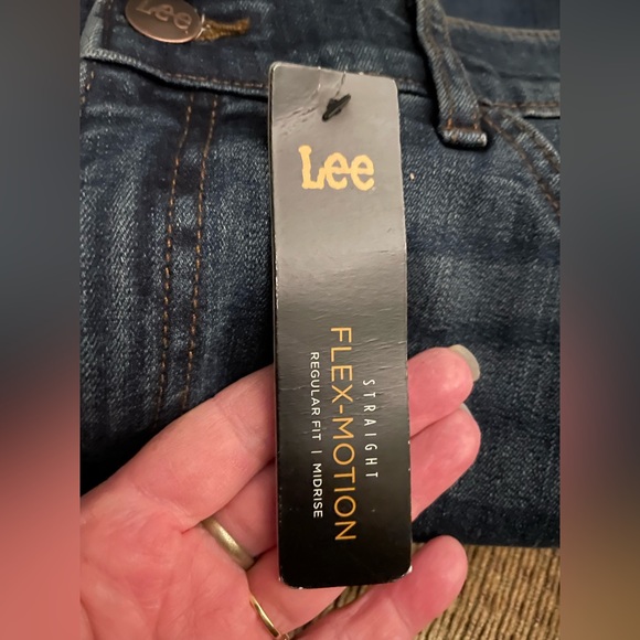 Lee Straight Leg Flex Motion Jeans 16 long NWT - Picture 5 of 5